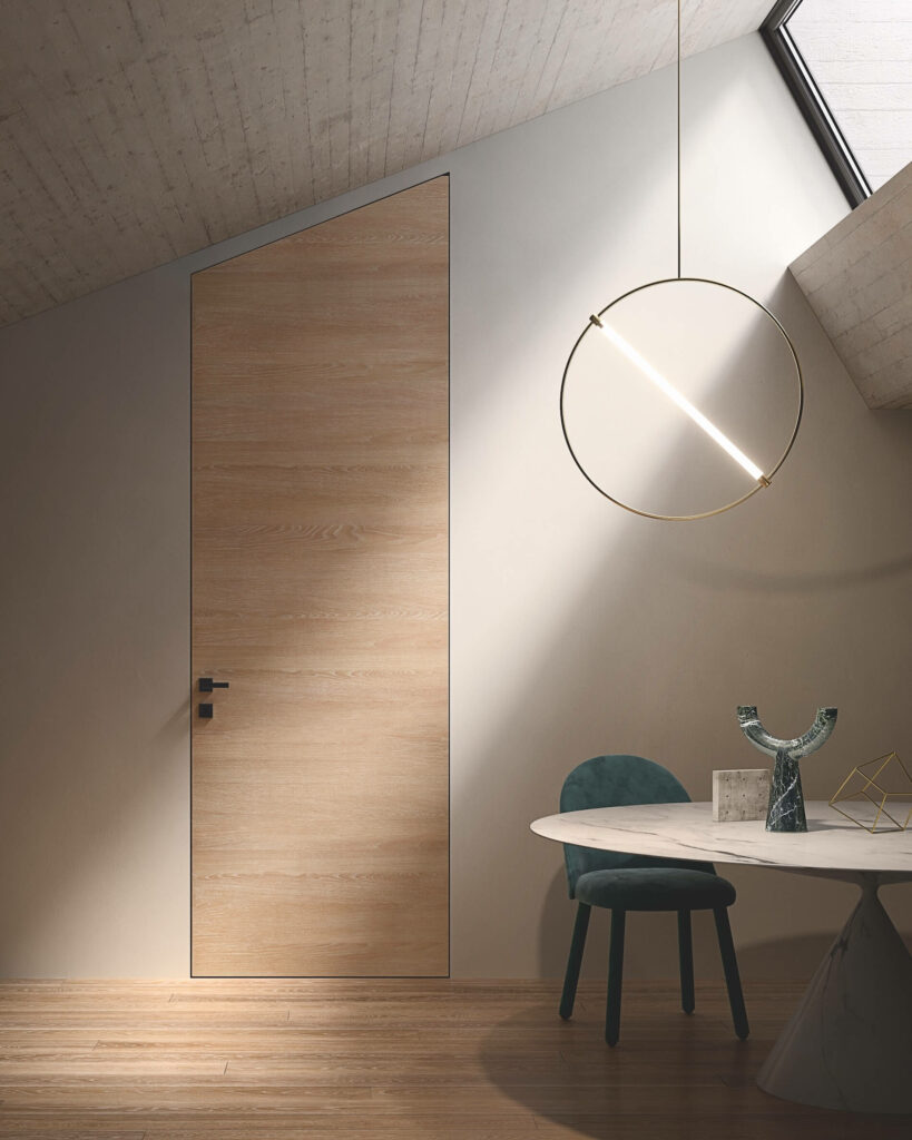 Porta raso parete in legno Garofoli, versione a filo muro, per mansarda con misure speciali
